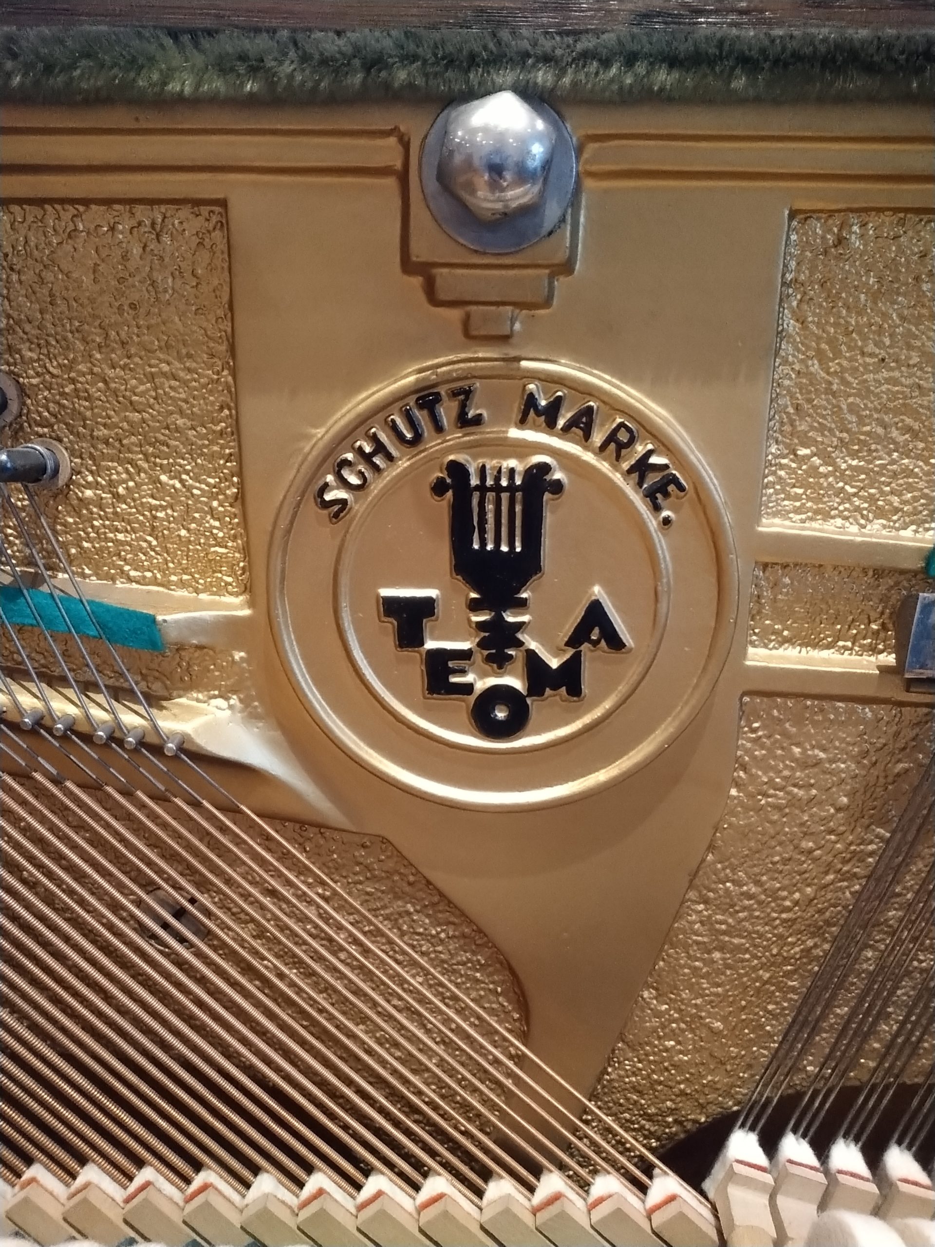 Matthaes Klavier Plattenlogo TEOMA