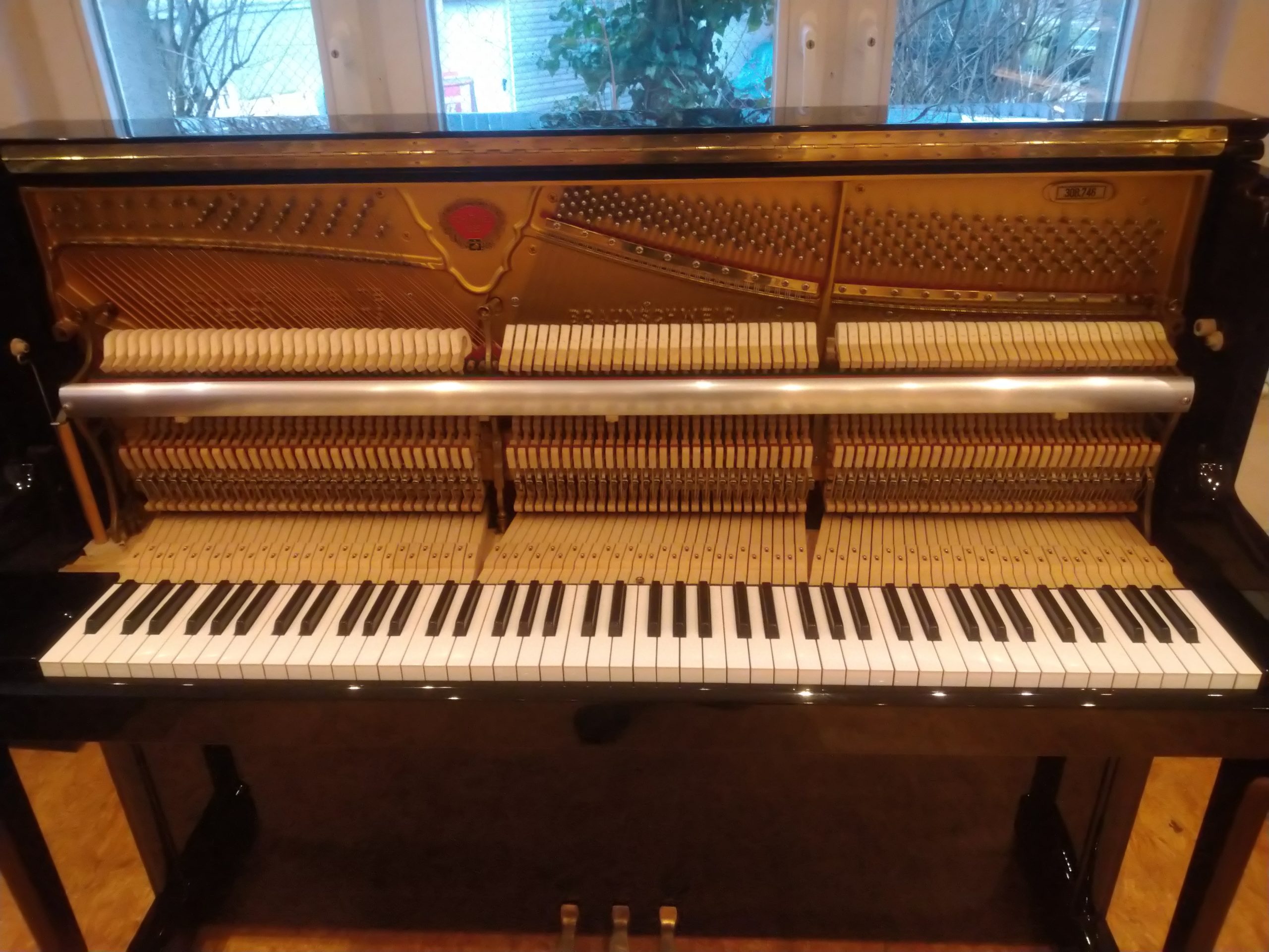 Schimmel Klavier Modell 120, Mechanik und Klaviatur