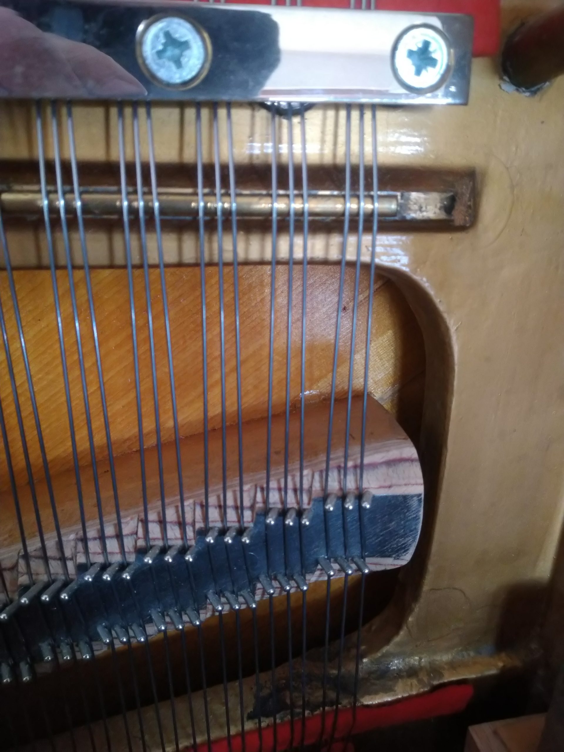 Feurich Klavier Modell 125, Diskantsteg