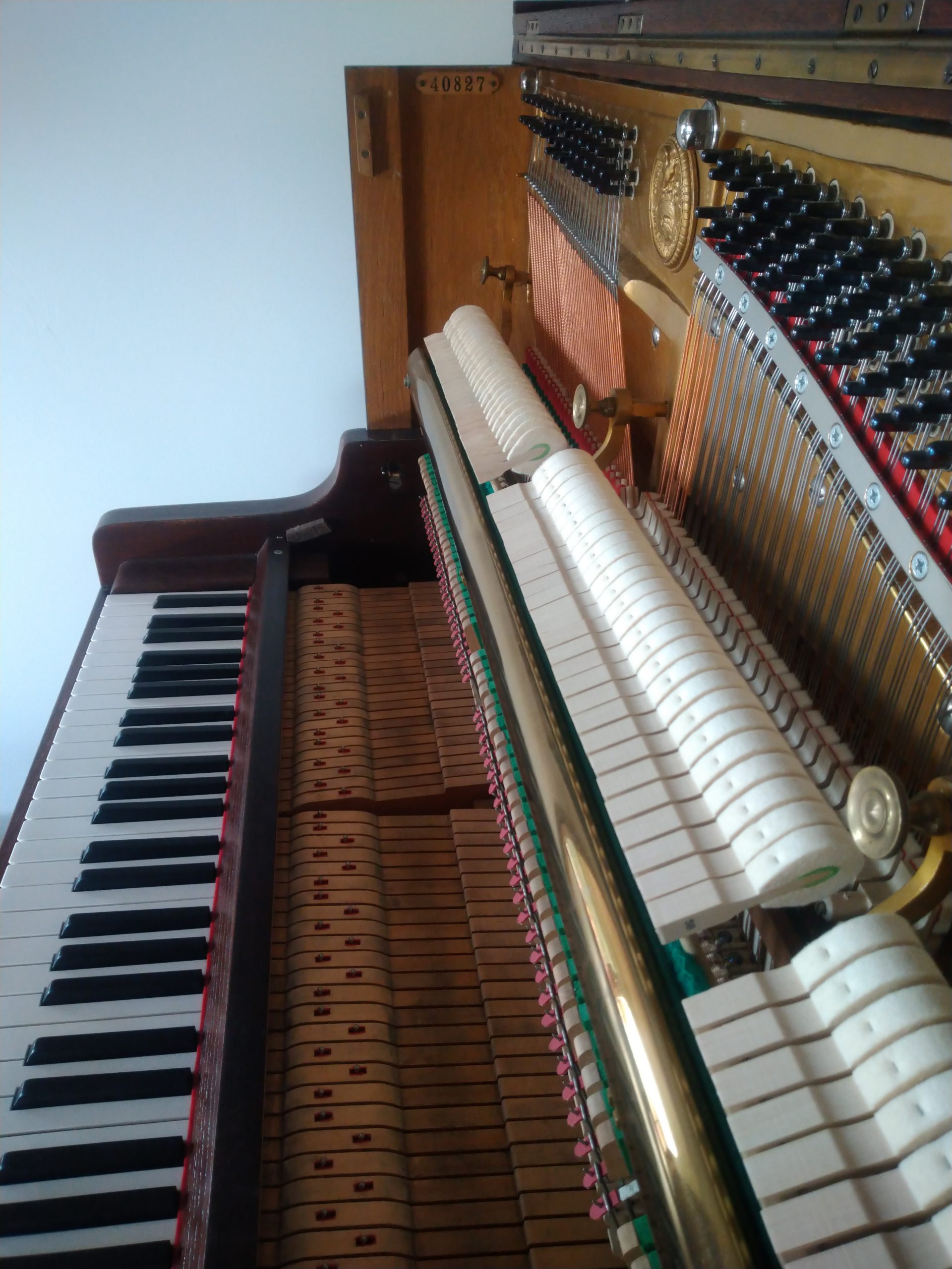 Feurich Klavier Modell 125, Mechanik Mittellage-Bass