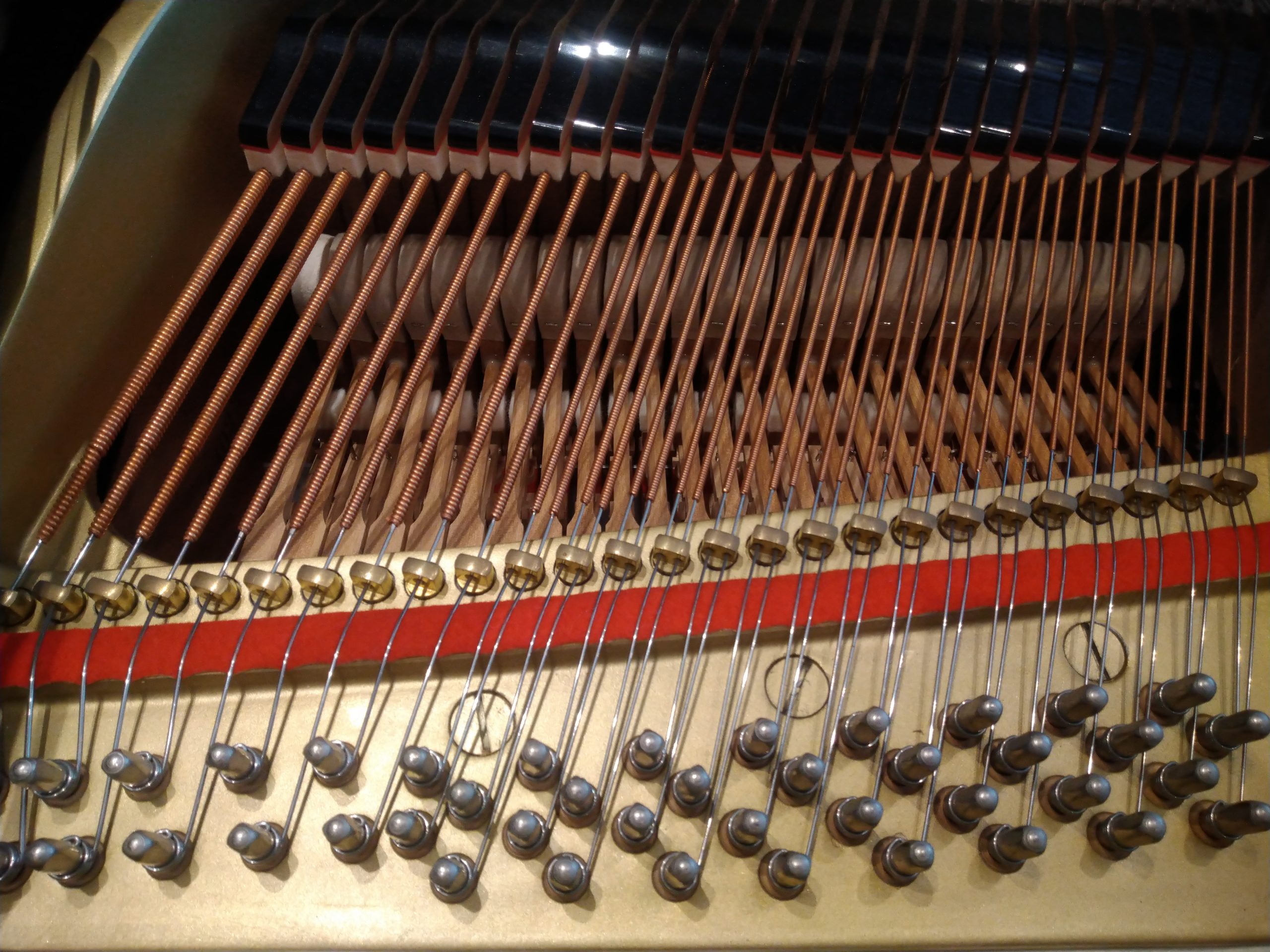 Yamaha Flügel C-3, Wirbelfeld Bass