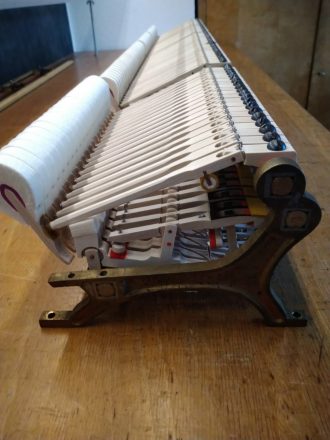 Steinway & Sons Flügel B-211 Mechani Seitenansicht