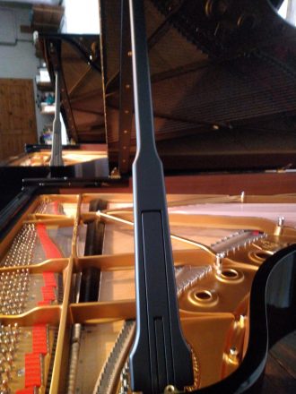 Steinway & Sons Modell B, Deckelstütze dreiteilig